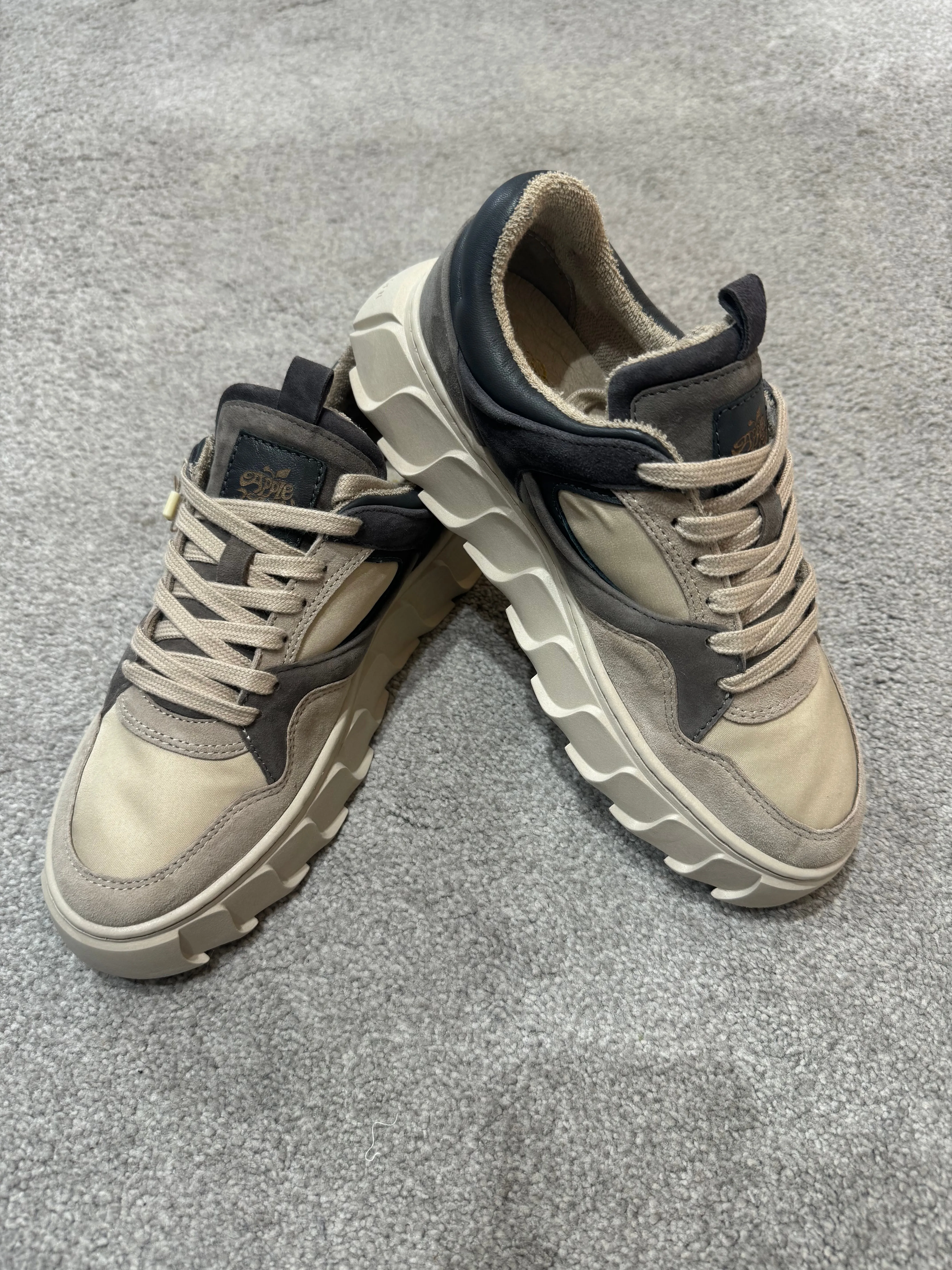 APPLE OF EDEN Grey Trainer