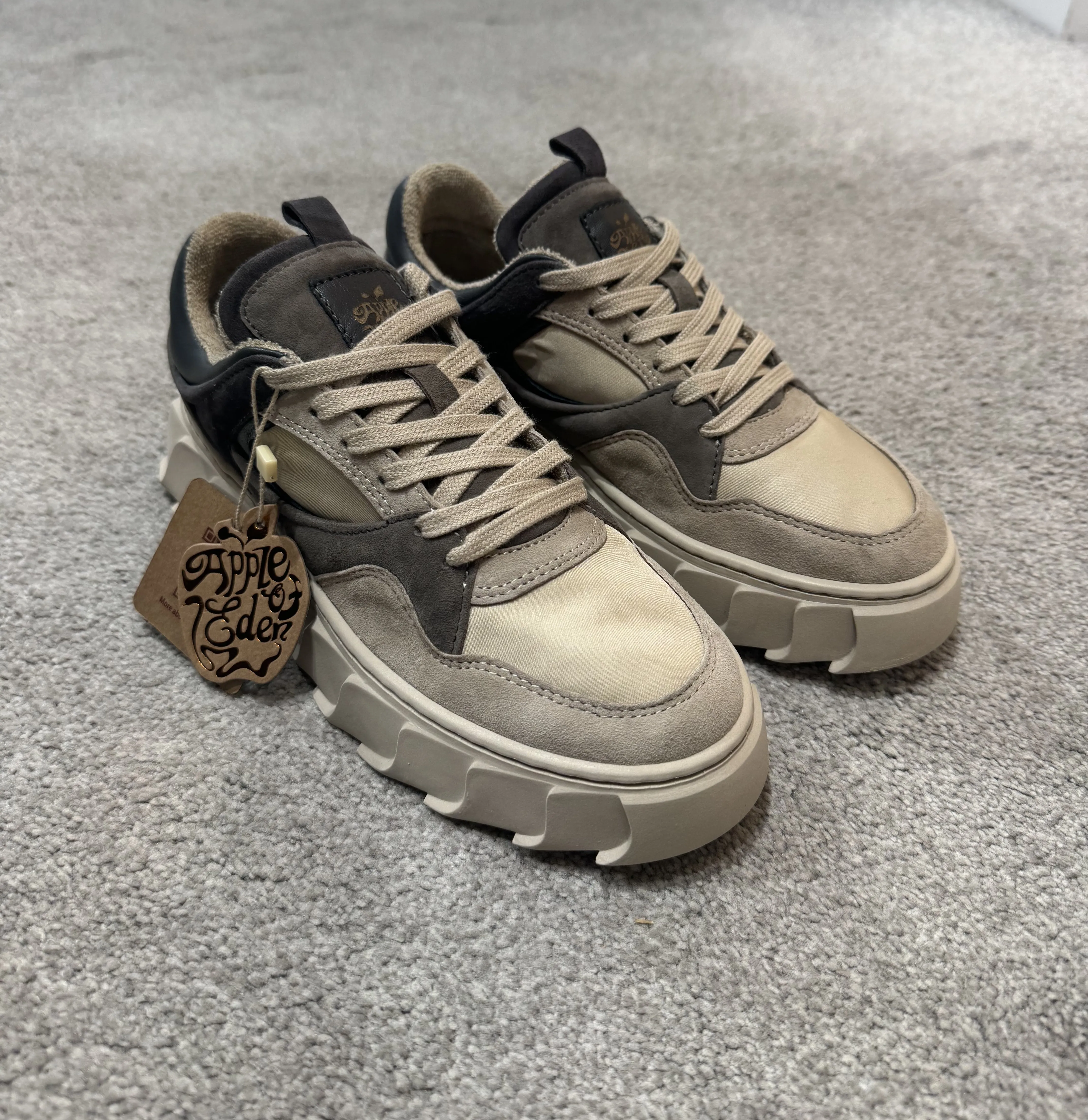 APPLE OF EDEN Grey Trainer