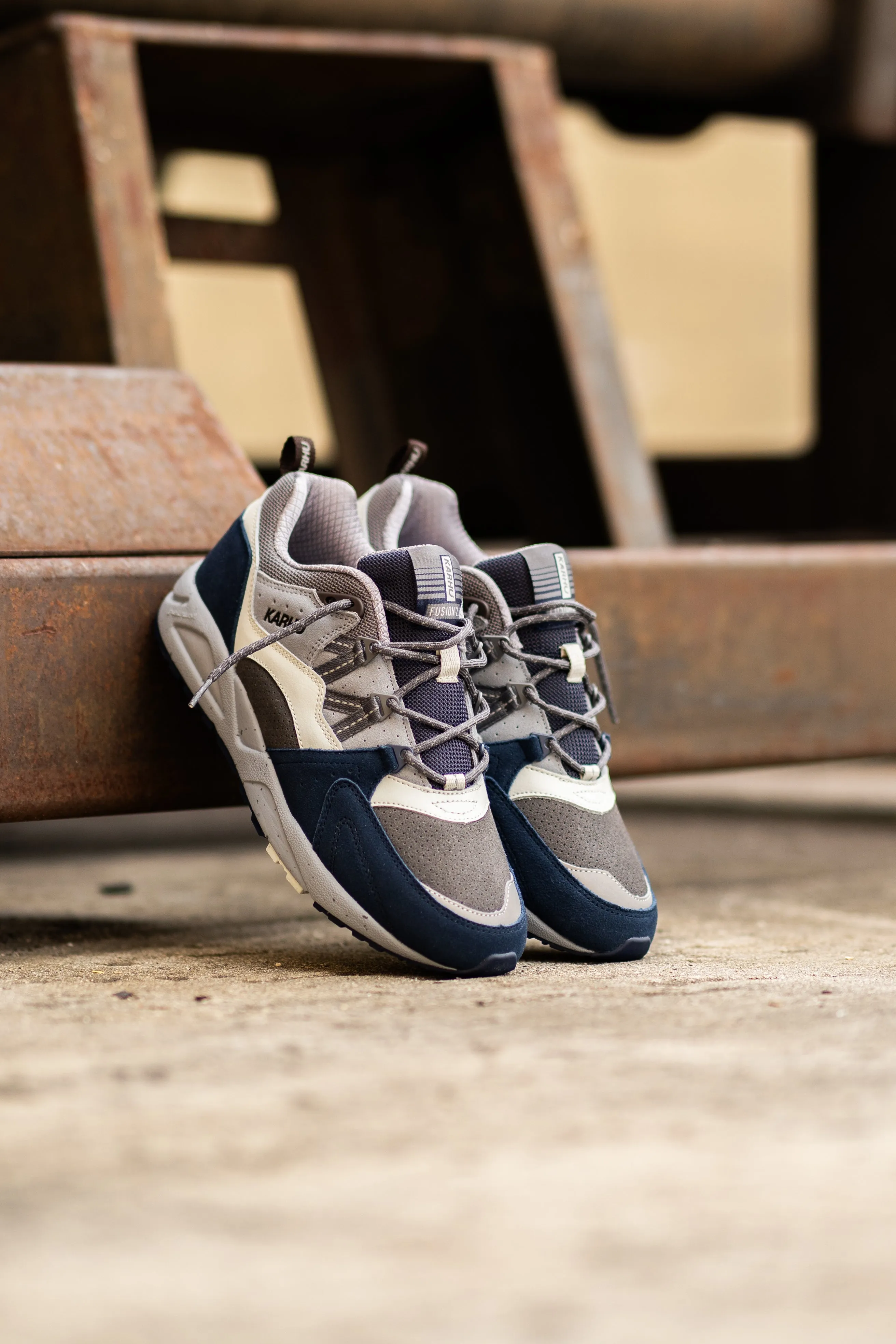 Karhu Fusion 2.0 (Mood Indigo/Smoked Pearl)